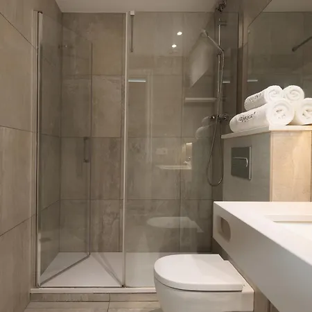 Colon Deluxe Con Piscina Cerca Del Mar