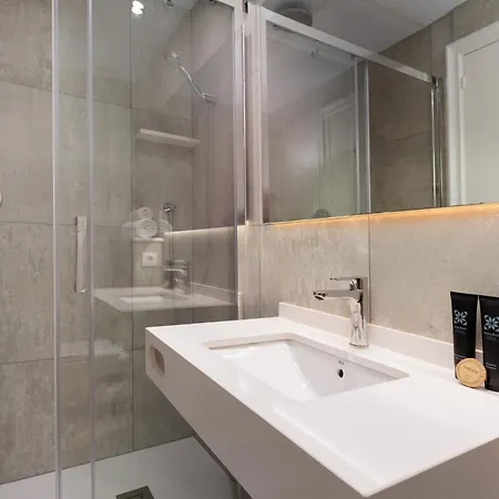 Colon Deluxe Con Piscina Cerca Del Mar Barcelona